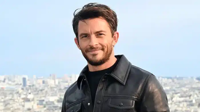 Jonathan Bailey Wicked Jurassic World
